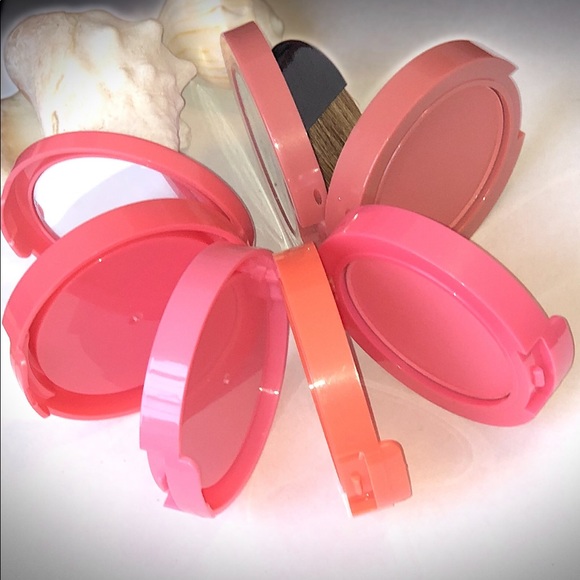 Waterproof Matte Blusher Palette with Blush - Picture 5 of 7